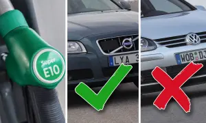Grön pump med "Super E10" och en Volvo med bock, bredvid en VW med kryss. Välj rätt bränsle, inte 98 oktan om det inte är rekommenderat.