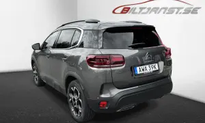 Grå Citroën C5 Aircross, bakifrån. En bil som kan ha ett Citroën C5 problem, men ser fin ut.