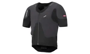 Svart skyddströja med Alpinestars logga och "TECH AIR 5" text. Perfekt för motorcyklister som vill ha extra skydd.