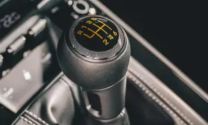 Växellåda med mönster för 1-6 och back. Kanske en oväntad motorstopp automat?