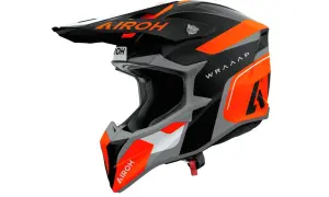 Svart och orange Arai hjälm med texten "WRAAAP" och Arai-logotyp. Perfekt för motocross.