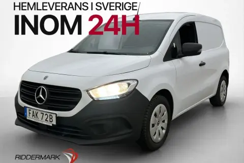 Vit Mercedes Citan, redo för leverans inom 24h i Sverige. Inga problem med denna transportbil!