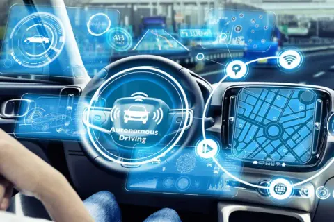En förarassistanssystem visar information om autonom körning. En givare bil kommunicerar med omgivningen via digitala ikoner.