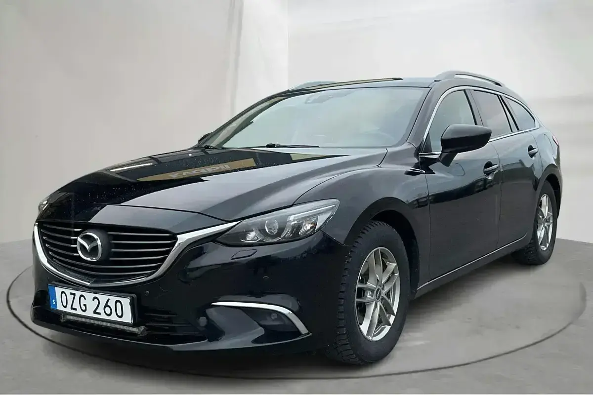 Svart kombi Mazda 6, registreringsskylt OZG 260. Kanske ett problem med bilen?