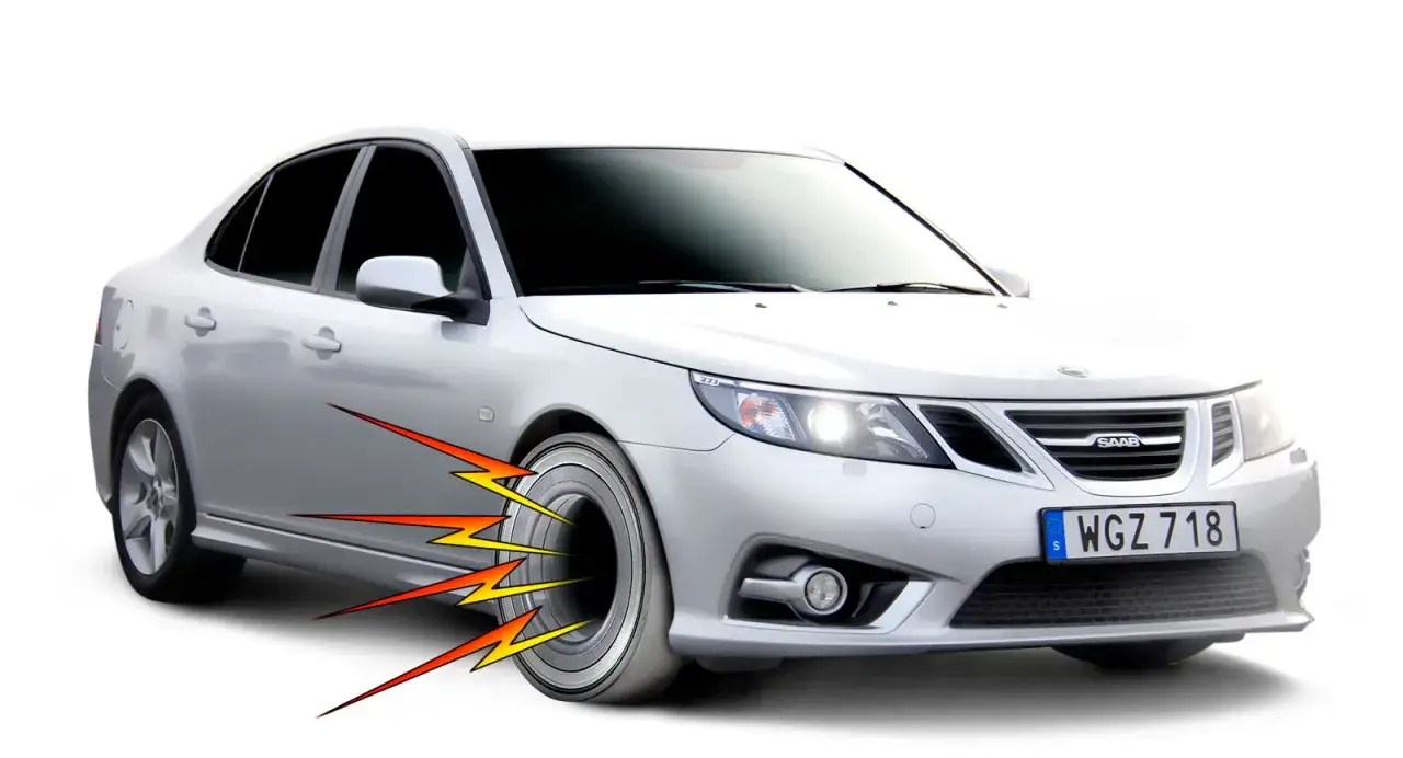 Silver Saab med vobblande ljud från bilen. Ljudvågor strålar ut från framhjulet.